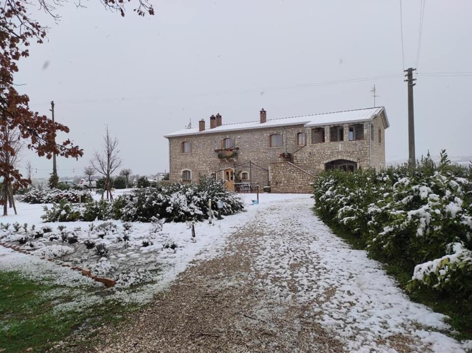 Masseria Fontana Dei Fieri Pietrelcina Bagian luar foto
