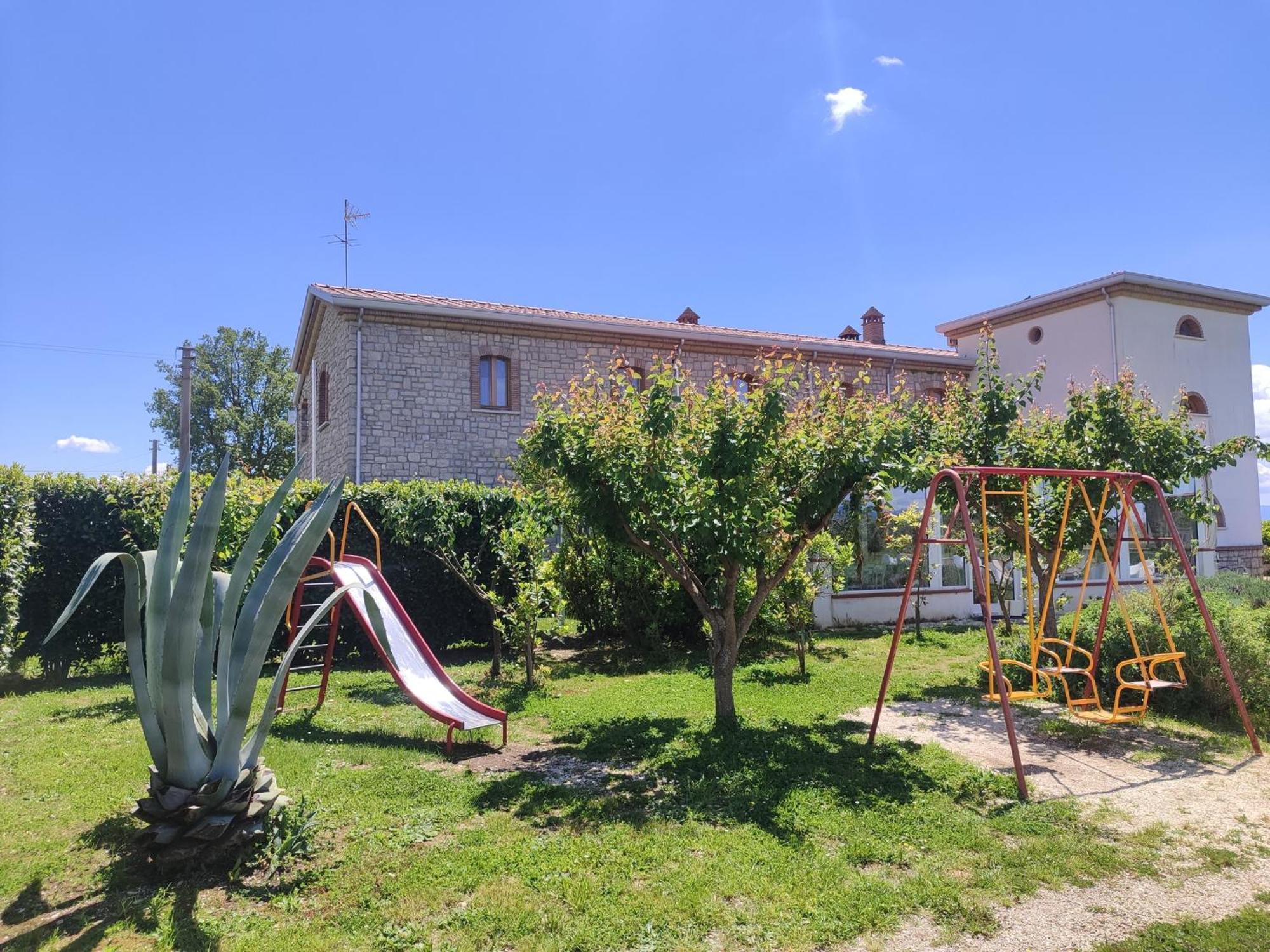 Masseria Fontana Dei Fieri Pietrelcina Bagian luar foto