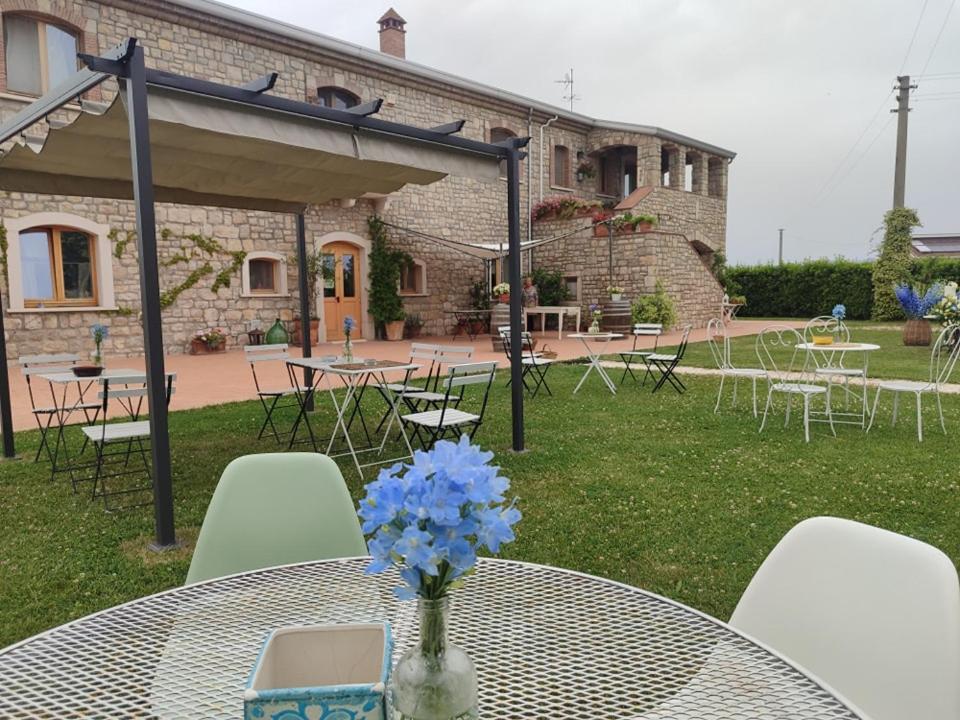 Masseria Fontana Dei Fieri Pietrelcina Bagian luar foto