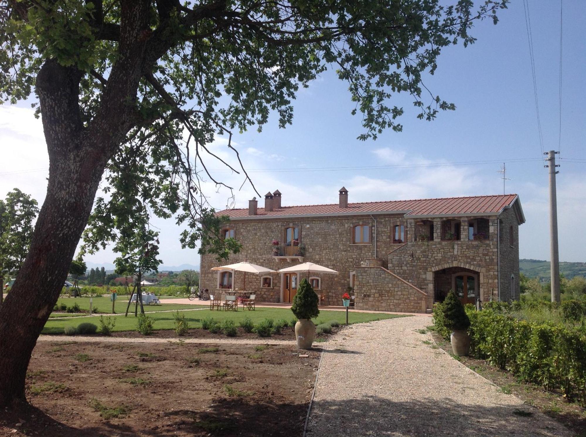 Masseria Fontana Dei Fieri Pietrelcina Bagian luar foto