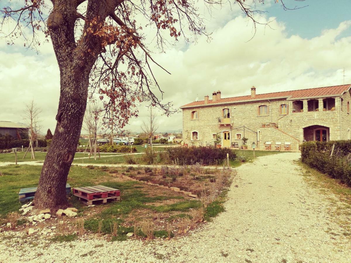 Masseria Fontana Dei Fieri Pietrelcina Bagian luar foto